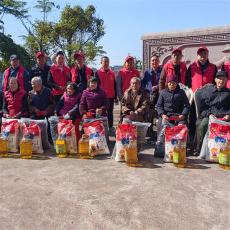 湖南藍山駐東莞企業(yè)聯(lián)合黨委第六黨支部回家鄉(xiāng)獻愛心