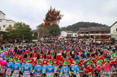 貴州安順：苗族同胞跳花祈福歡度新春