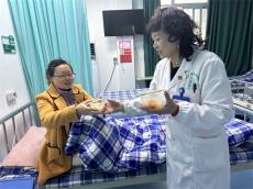 病房里的元宵節(jié)