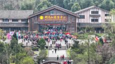 江西宜春：明月山溫泉風(fēng)景名勝區(qū)進(jìn)入旅游旺季