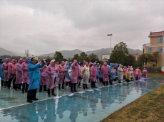 衡陽縣庫宗橋鎮(zhèn)金華山舉行登山比賽活動