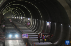 成渝中線高鐵磨盤山隧道全線貫通