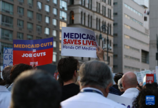 美國(guó)多地爆發(fā)集會(huì)抗議特朗普政府多項(xiàng)政策