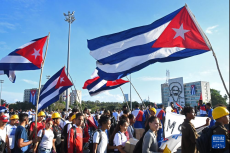 古巴多地舉行集會(huì)游行要求美國(guó)解除封鎖