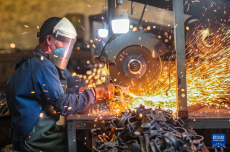 他們假日堅(jiān)守崗位