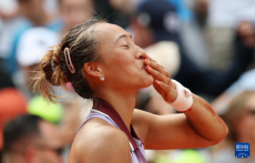 鄭欽文擊敗薩姆索諾娃 首進法網女單八強