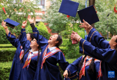 “銀齡”學(xué)員迎來(lái)畢業(yè)季