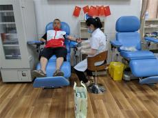 以行動(dòng)傳遞愛(ài)心與溫暖