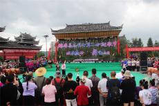 貴州錦屏縣司法局巧借趕歌節(jié)進侗寨普法宣傳