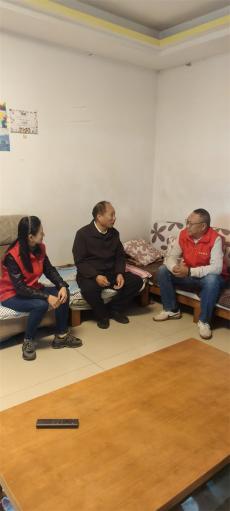 湖南祁東幫幫團(tuán)助力武漢周女士與父親“云慶生”