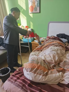 重慶奉節(jié)市場(chǎng)監(jiān)管局老干部黨支部慰問(wèn)患病退休職工