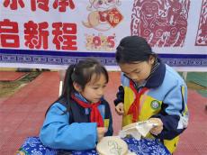 貴州臺江縣城關一小：苗繡進校園 匠心潤童心