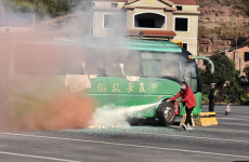 珠暉區(qū)開(kāi)展2025年道路旅客運(yùn)輸交通事故應(yīng)急處置演練